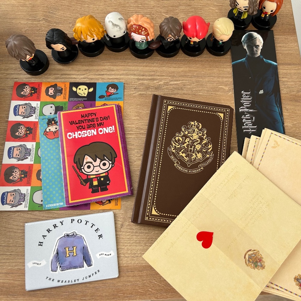 Harry Potter LOT, Assorted Stationary sets & more